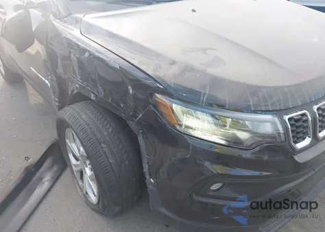 2024 Jeep Compass Latitude 4X4 из США, поврежденный, VIN 3C4NJDBN0RT111358